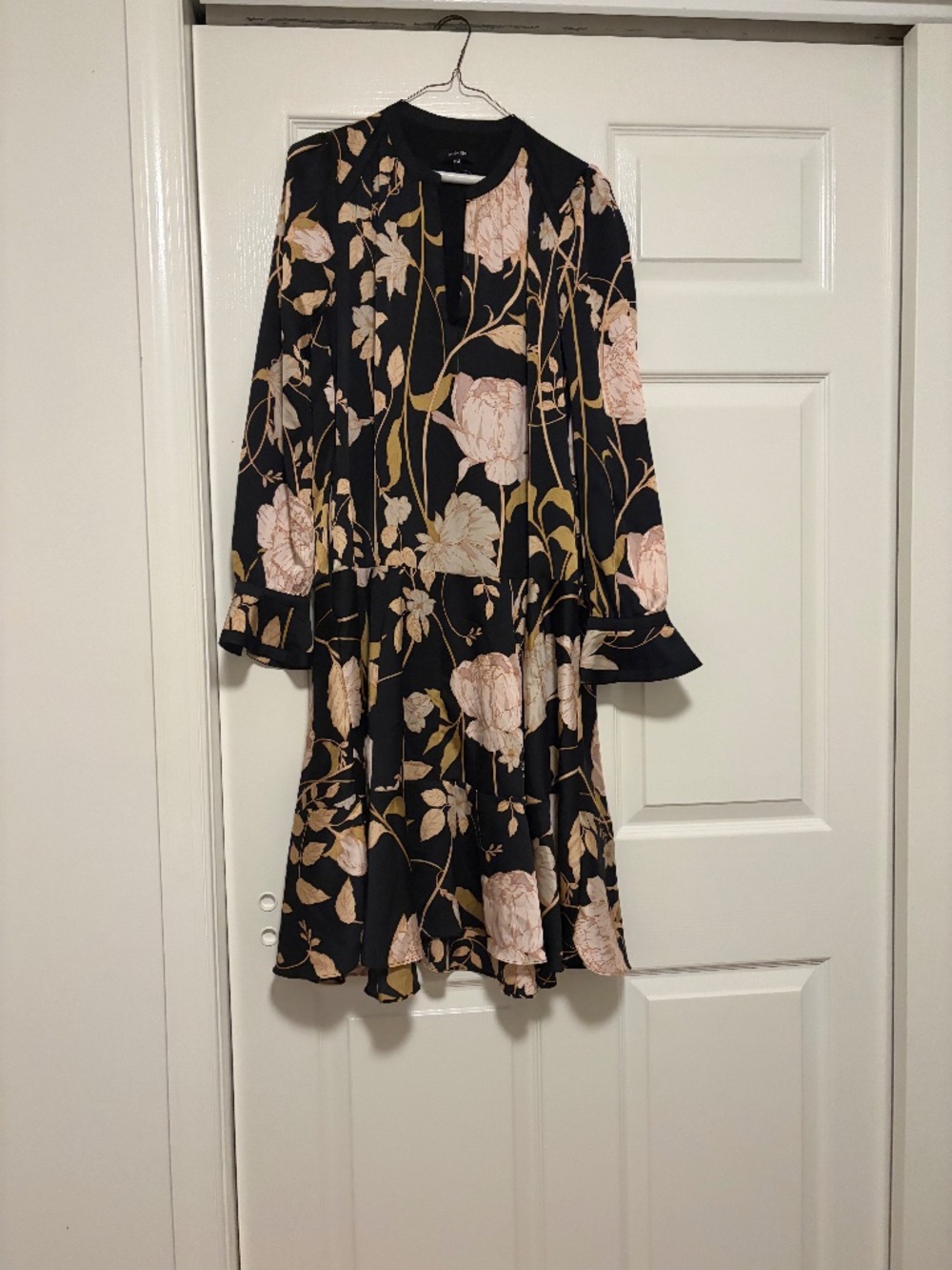 Em + Me romantic rose print midi dress - Picture 1 of 5